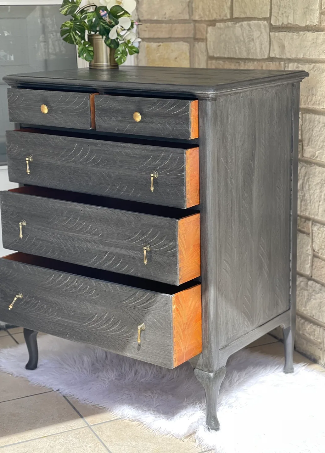 Vintage Beautiful 5 drawers dresser Brushed Gray/Gold image indicator(5)