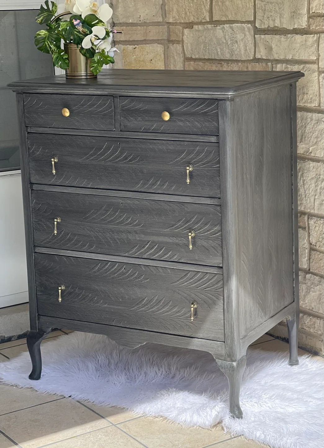 Vintage Beautiful 5 drawers dresser Brushed Gray/Gold image indicator(3)