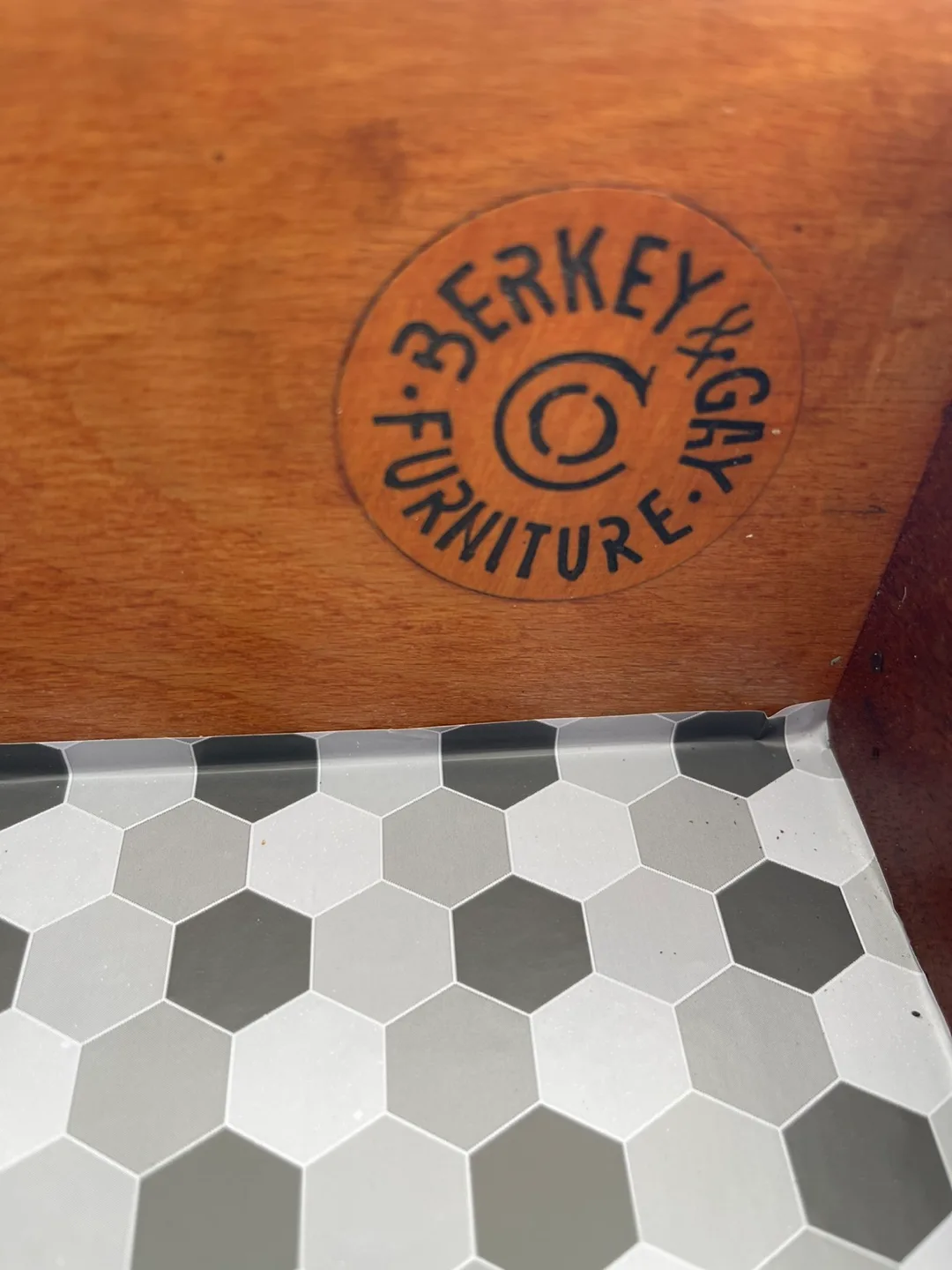 Vintage Beautiful 5 drawers dresser Brushed Gray/Gold image indicator(6)