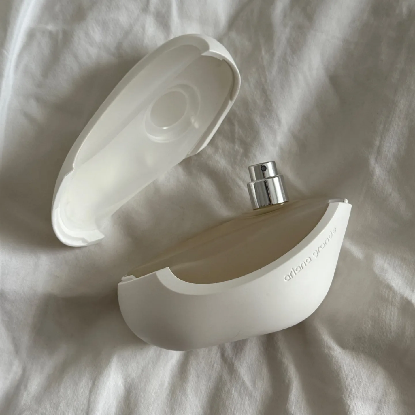 Ariana Grande Mod Vanilla perfume image indicator(2)