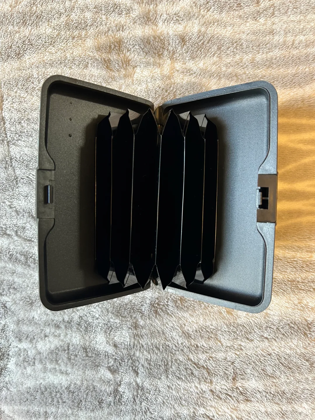 ✨✨Aluminum Card Holder Wallet, Black and Teal Pattern image indicator(3)