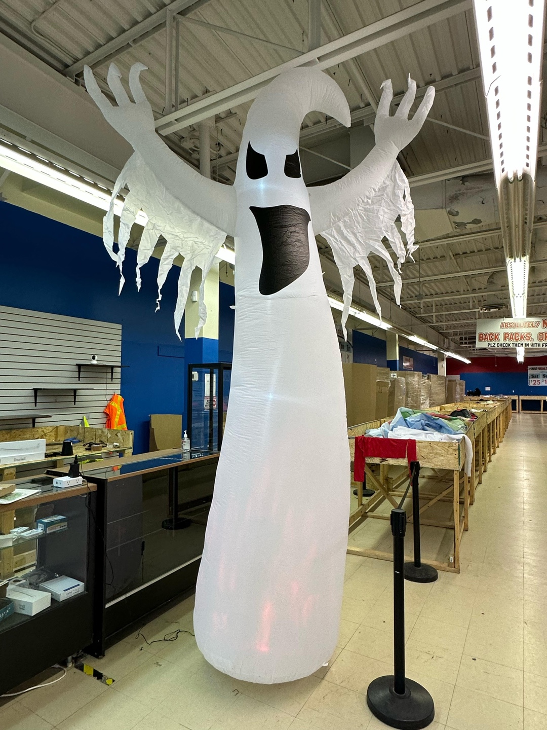 Giant Inflatable Ghost Halloween Decoration - photo 4