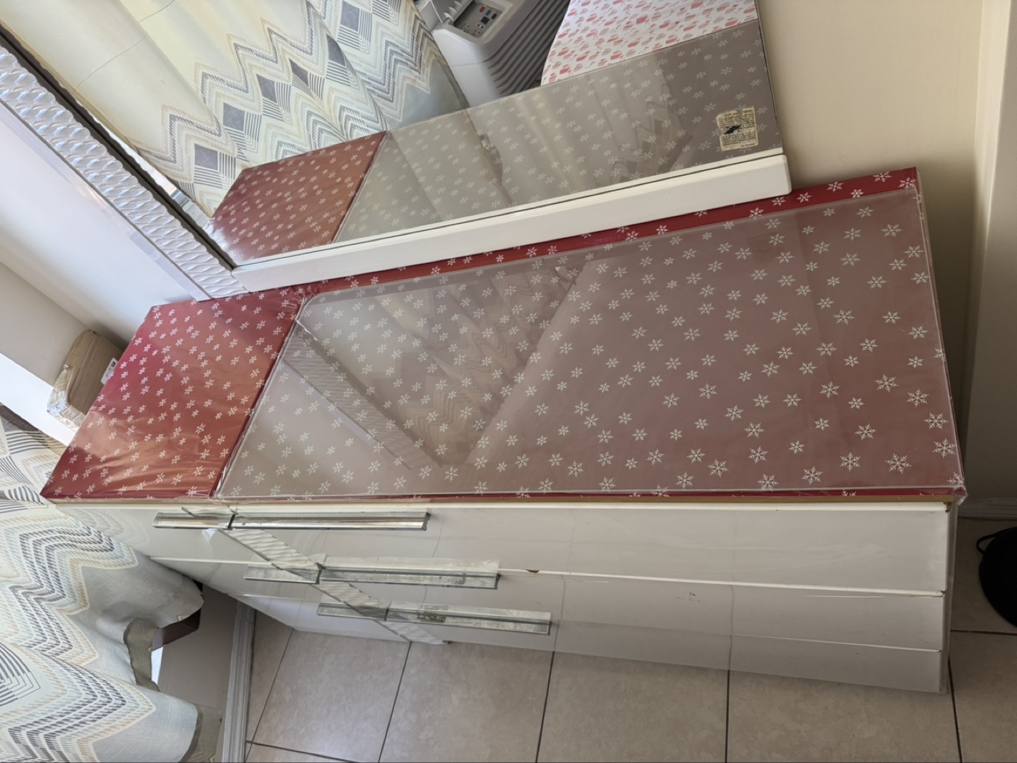 White Vanity Set with Mirror - photo 3