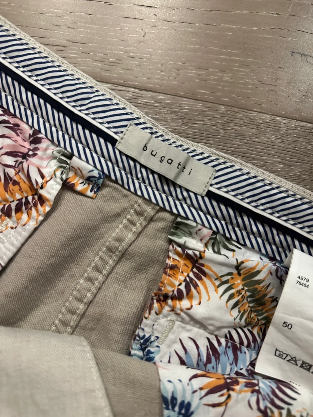 Bugatti Men's Beige Linen Shorts Size 50 (equal to 34) image indicator(2)