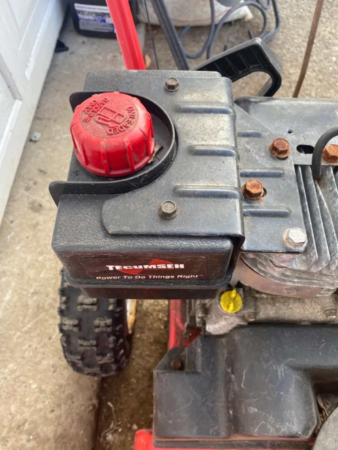 MTD Yard Machines 5HP 24" Snowblower image indicator(3)