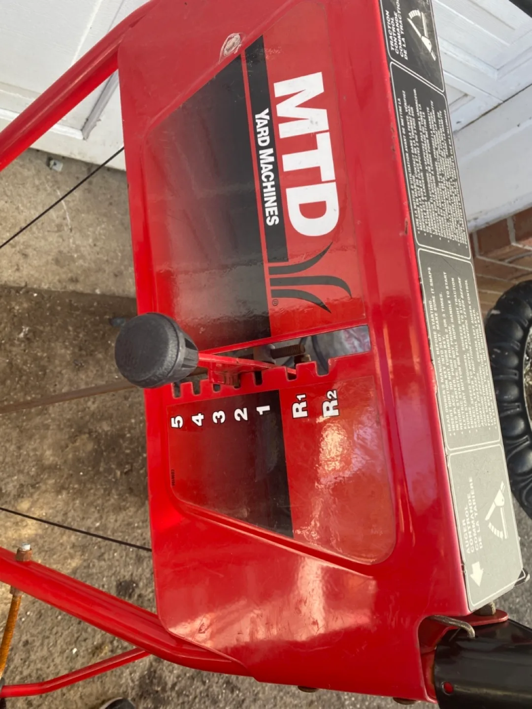 MTD Yard Machines 5HP 24" Snowblower image indicator(4)