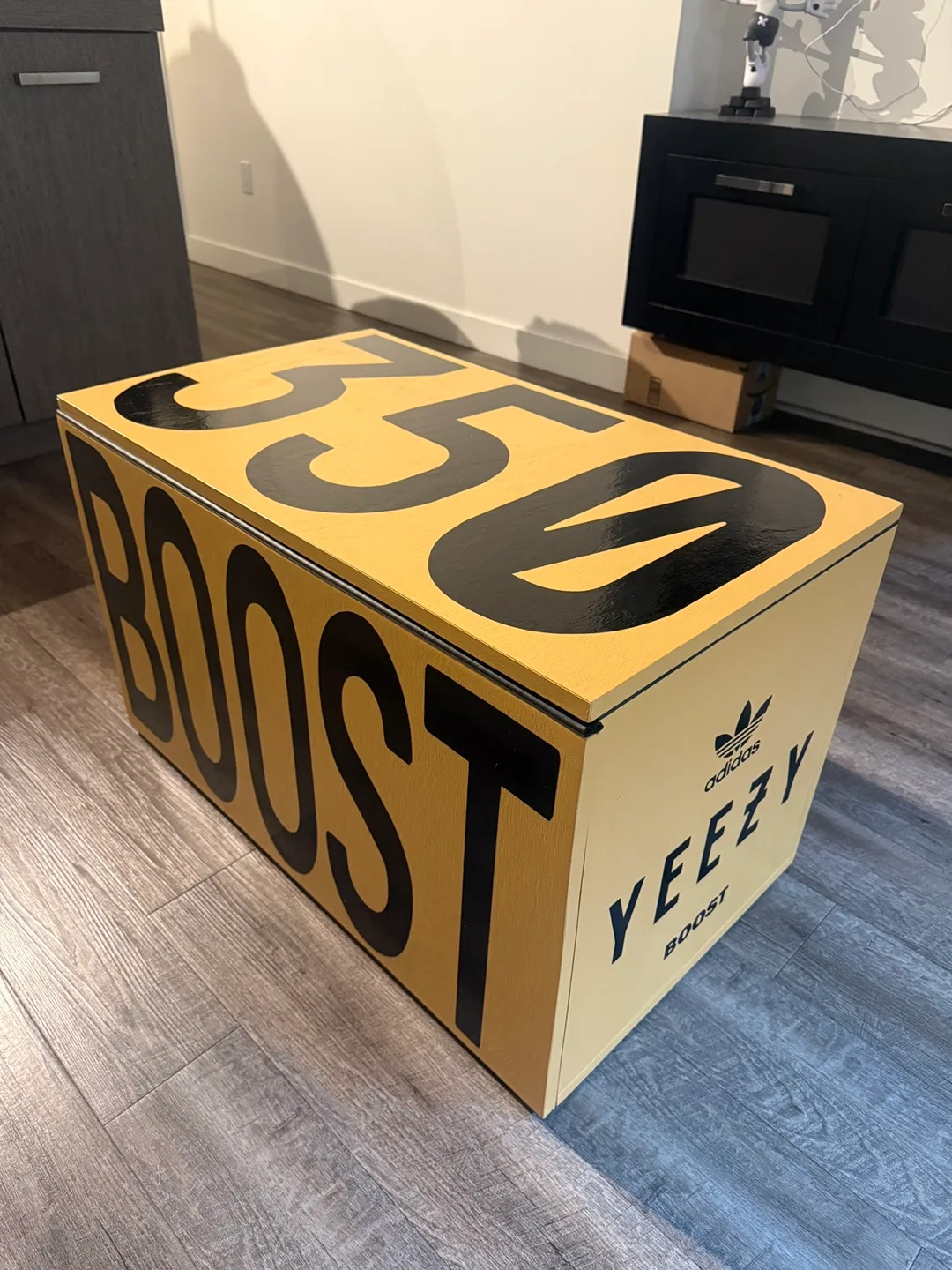 Giant Shoebox Storage / Sneaker Storage image indicator(2)