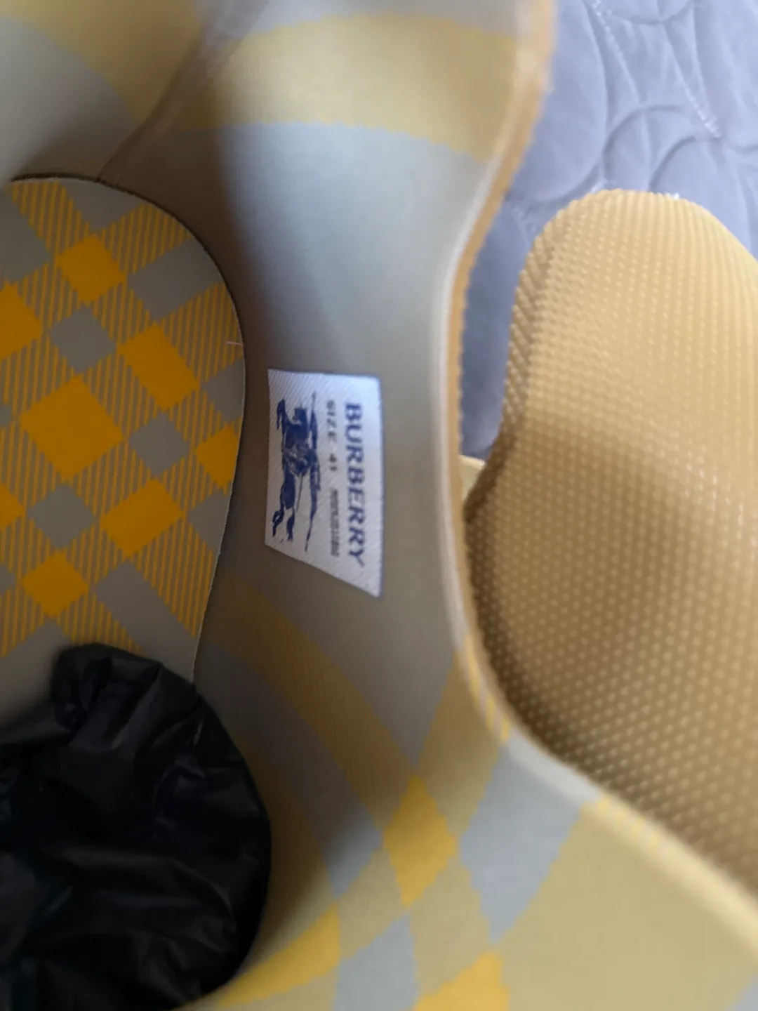 Burberry Beige Rubber Chelsea Boots - Size 41 image indicator(7)