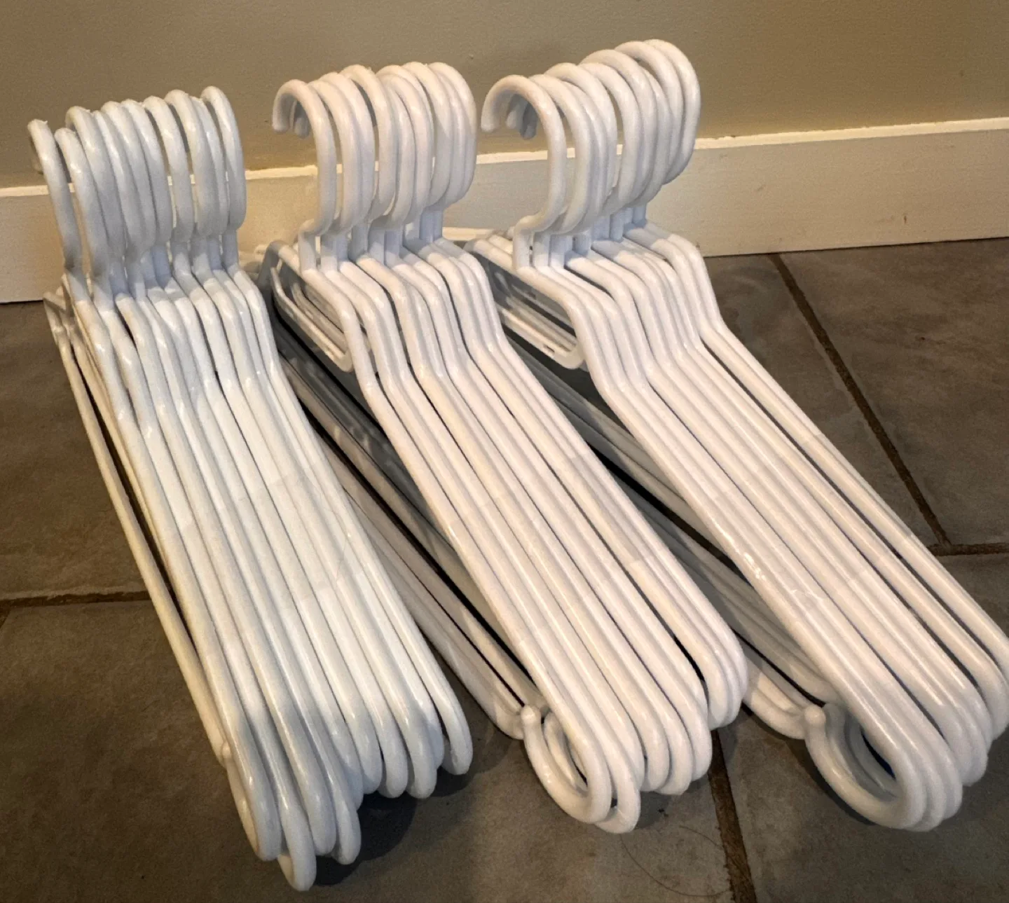 White Plastic Hangers (30pcs) thumbnail