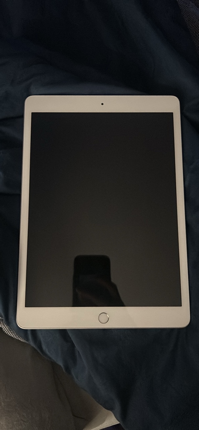 iPad Gen 7 - photo 2