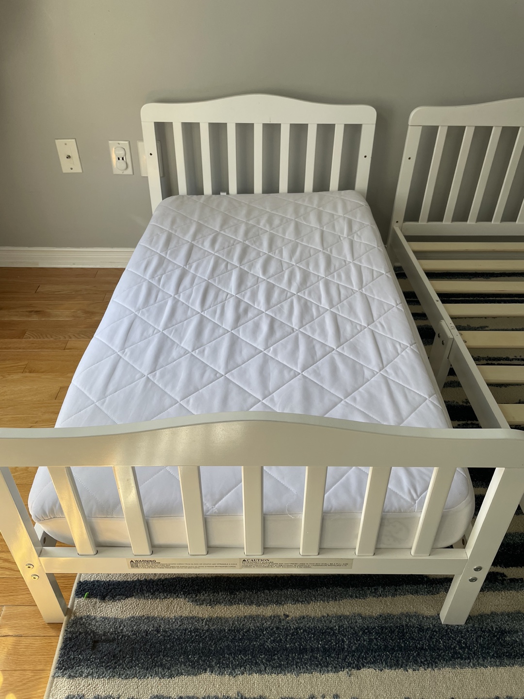 White Toddler Beds with Guardrails (Set of 2) - photo 2