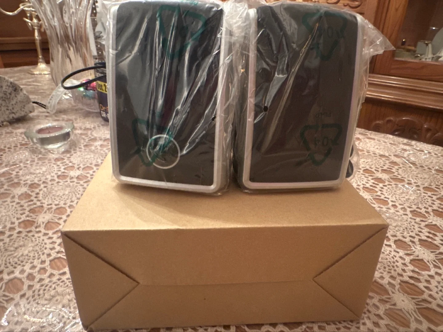 Pair of New Computer Speakers thumbnail