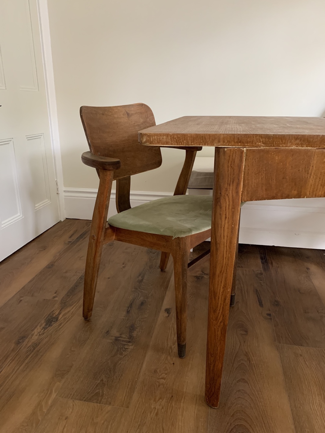 Extendable Dining Table - photo 2