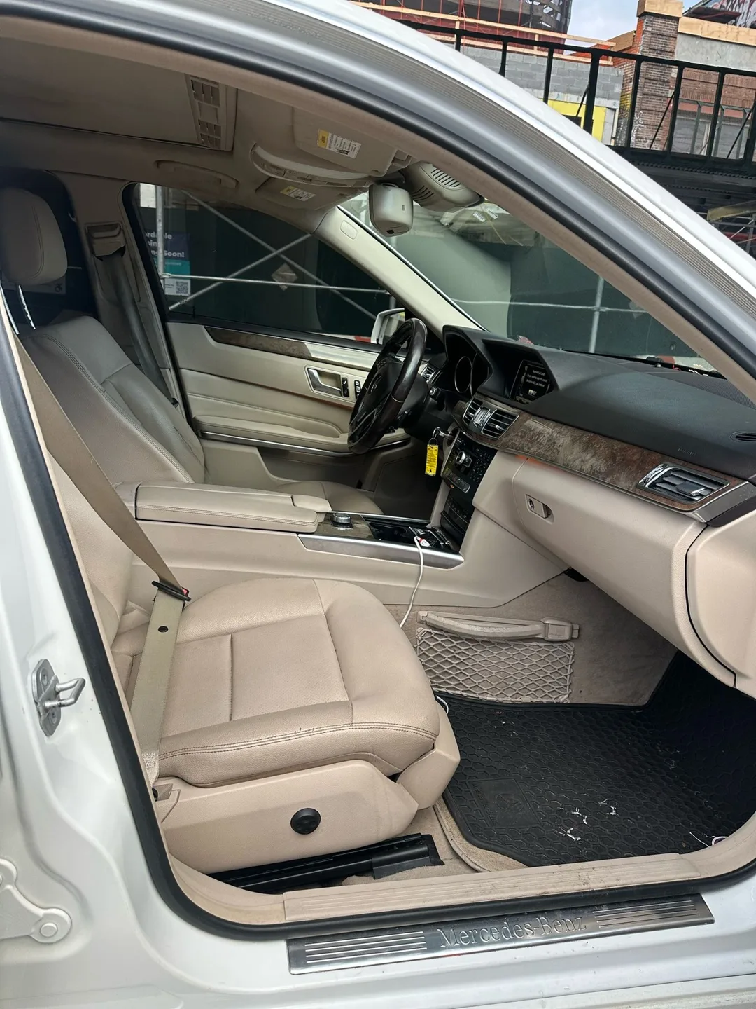 2014 Mercedes-Benz E350 image indicator(7)