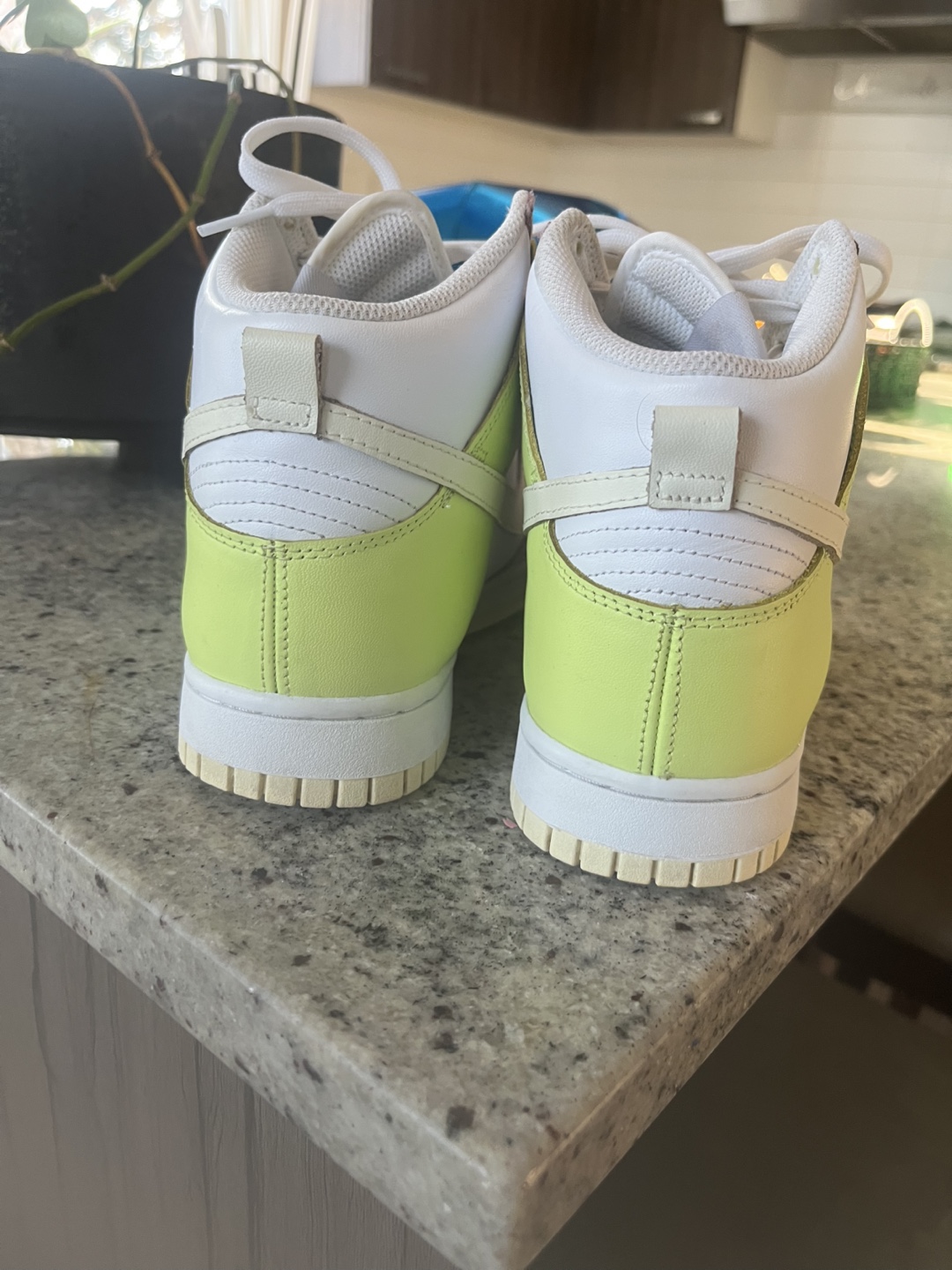 Womans size 8 Nike shoes - photo 3