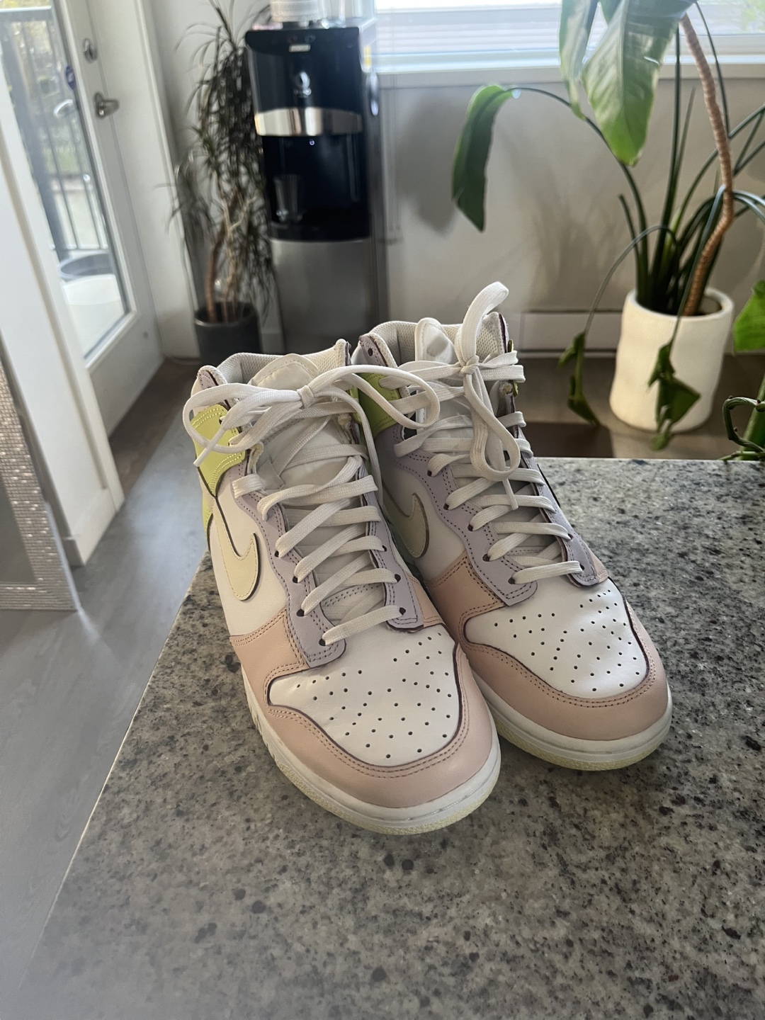 Womans size 8 Nike shoes - photo 2