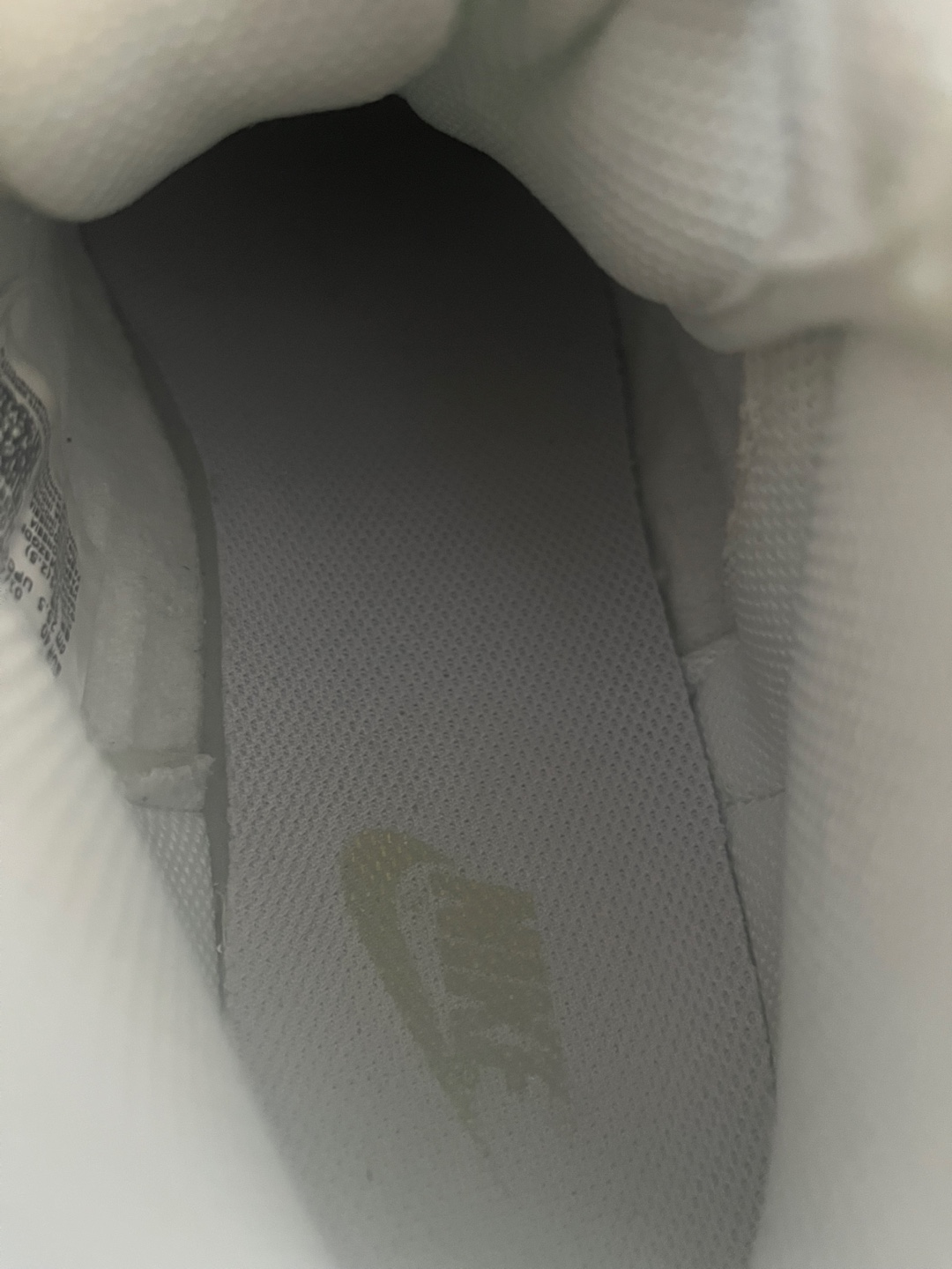 Womans size 8 Nike shoes - photo 5