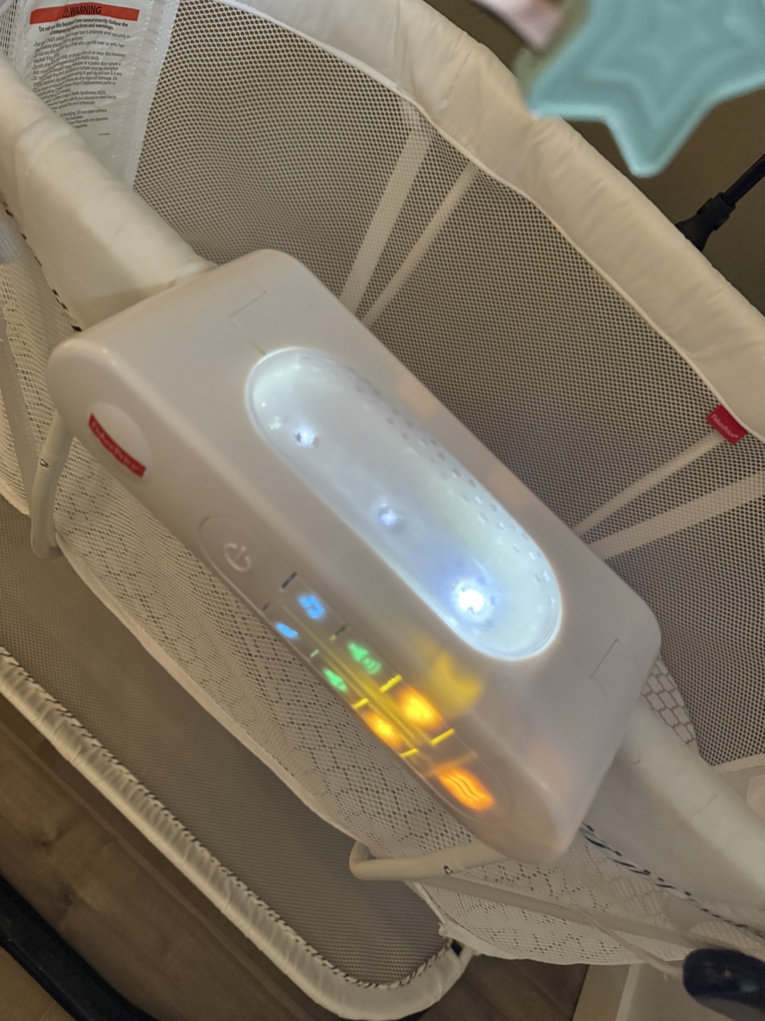 Fisher Price Baby bedside sleeper - photo 3