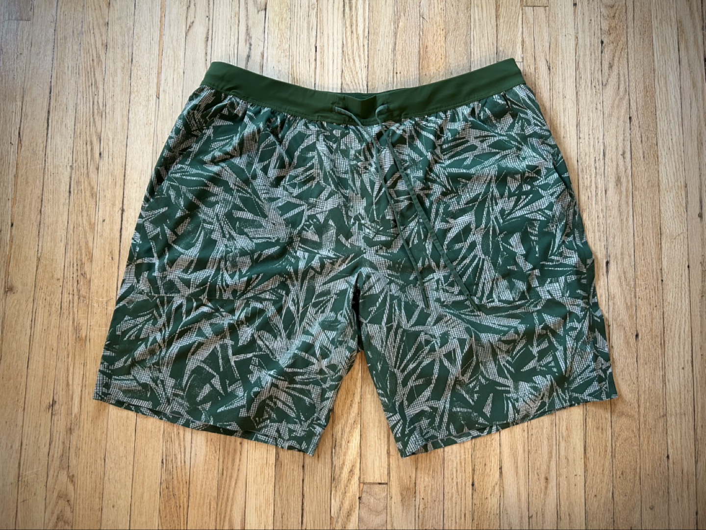 Lululemon Vent Tech Shorts - XXL - Green