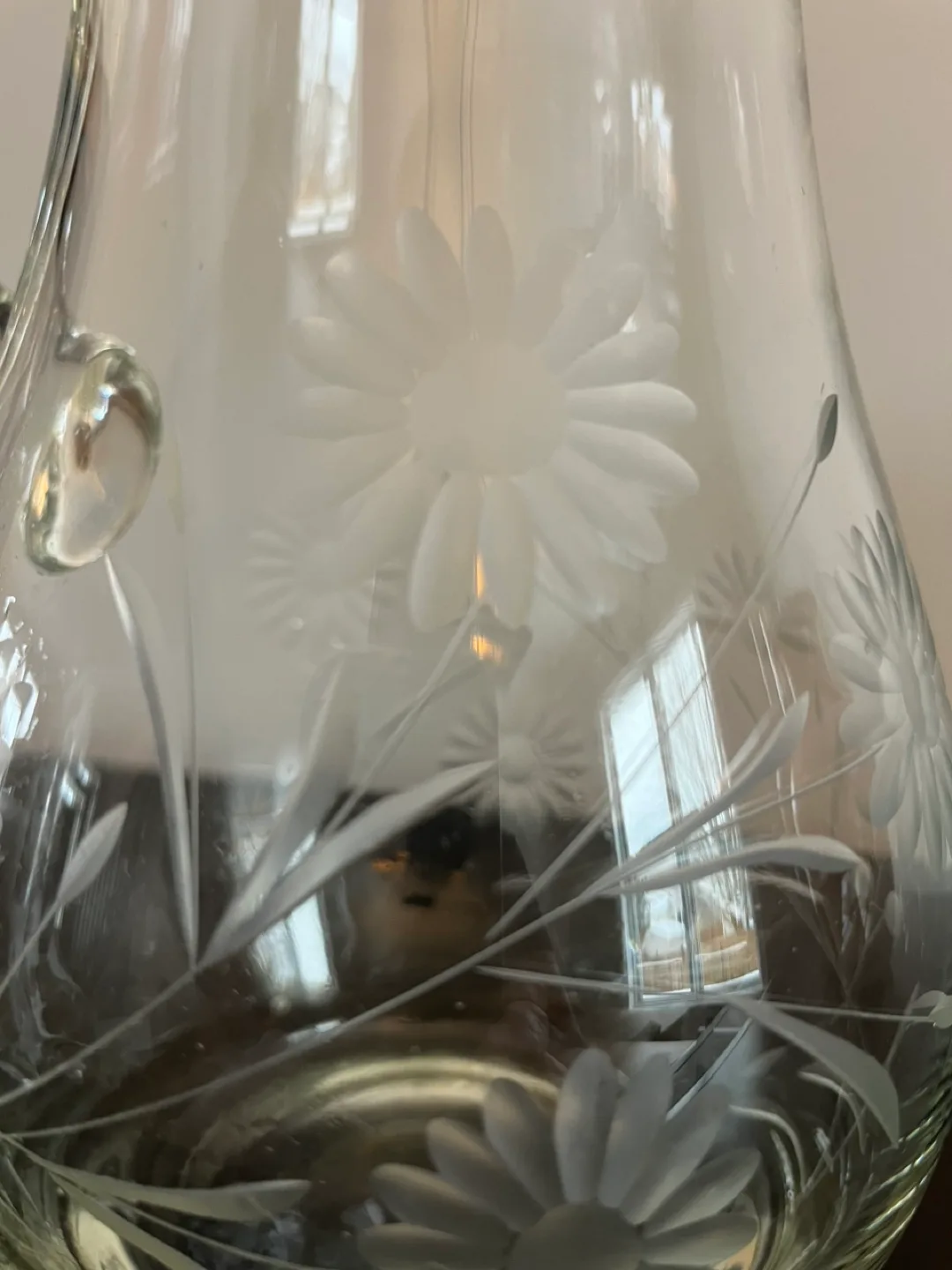 Vintage Glass Pitcher with Daisy Etched Design image indicator(3)