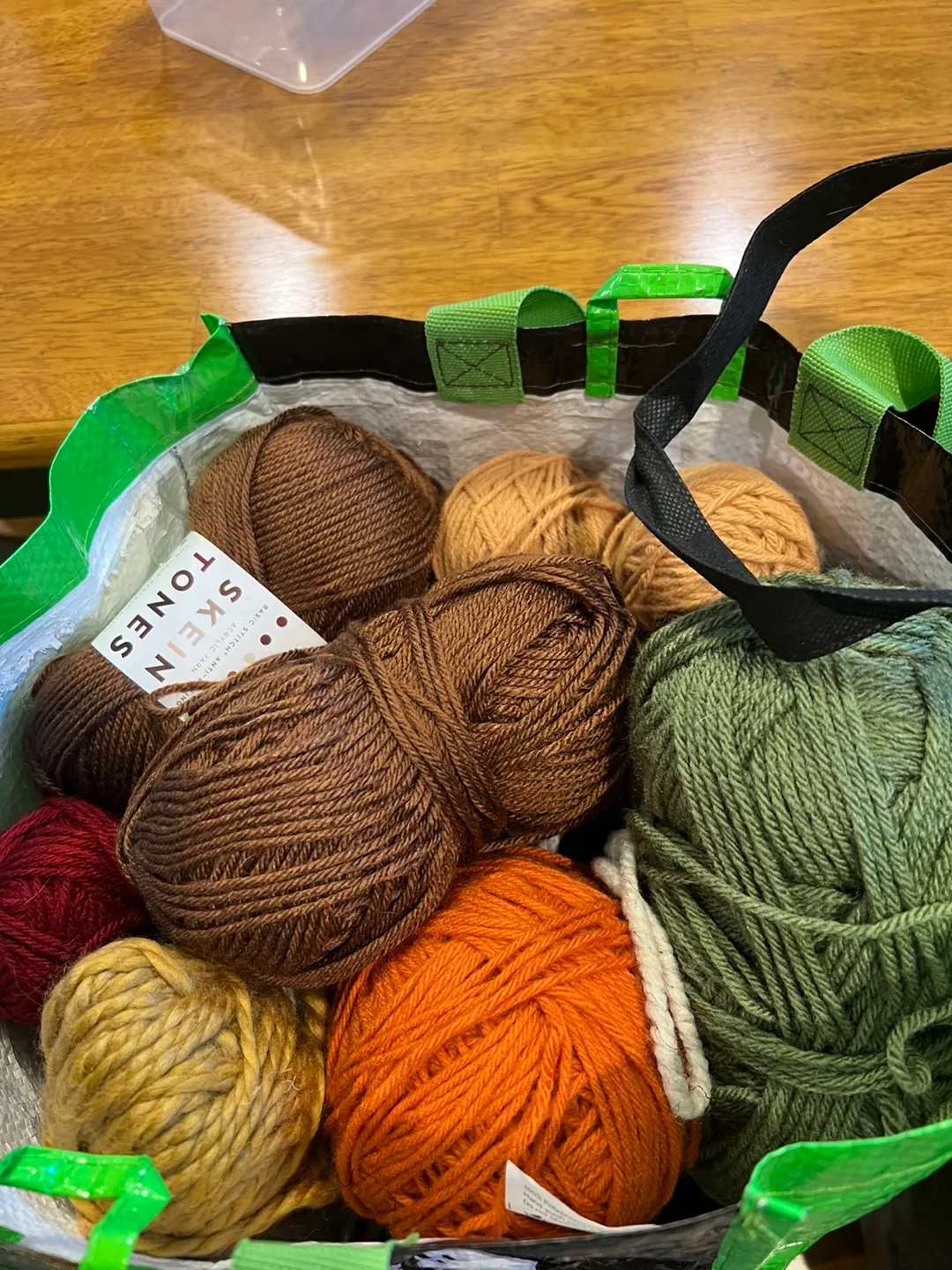 Bulk acrylic yarn - take the whole lot image indicator(2)