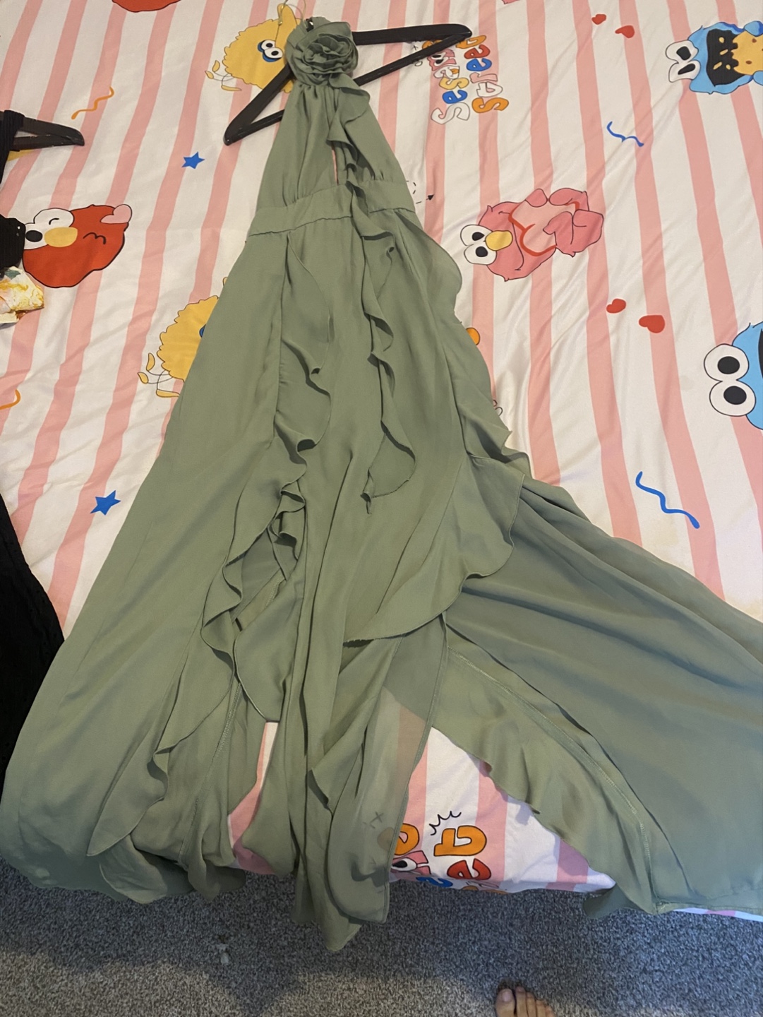 Bundle of 5 Dresses and a Cardigan - photo 4
