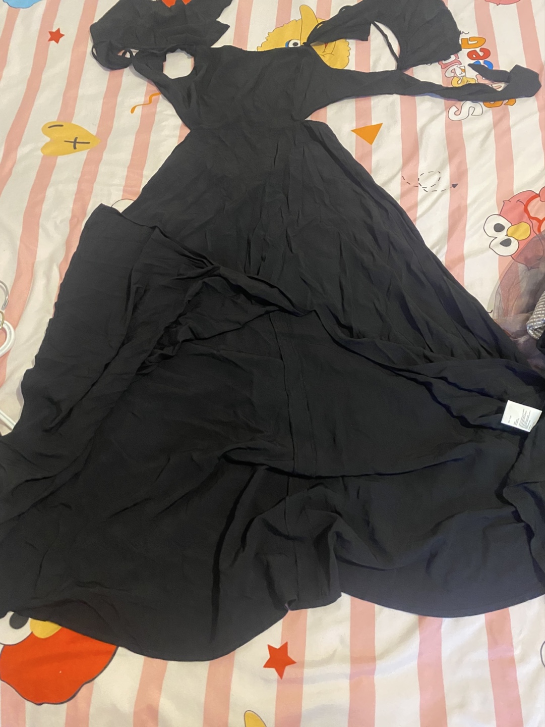 Bundle of 5 Dresses and a Cardigan - photo 3