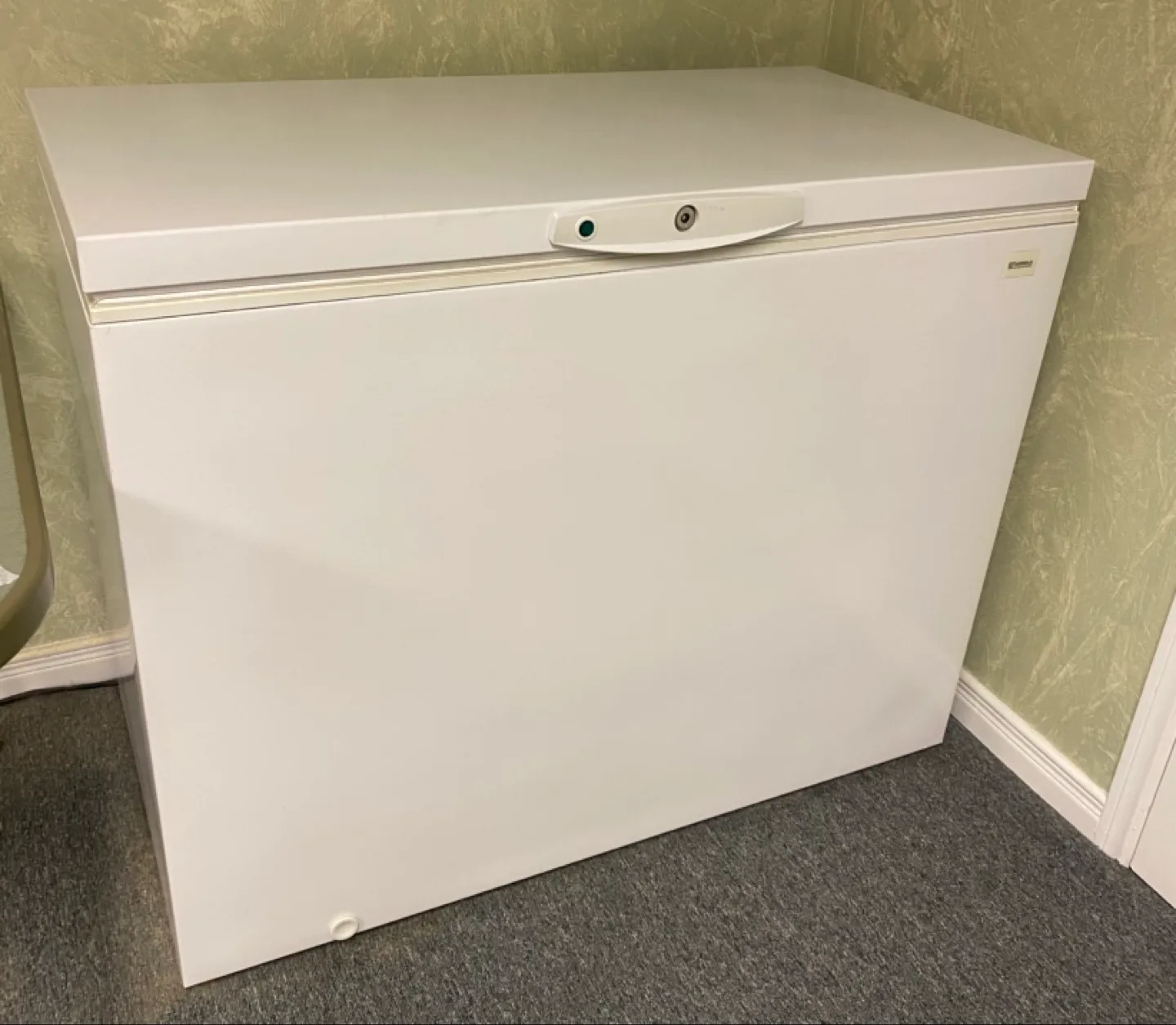 White Chest Freezer image indicator(2)