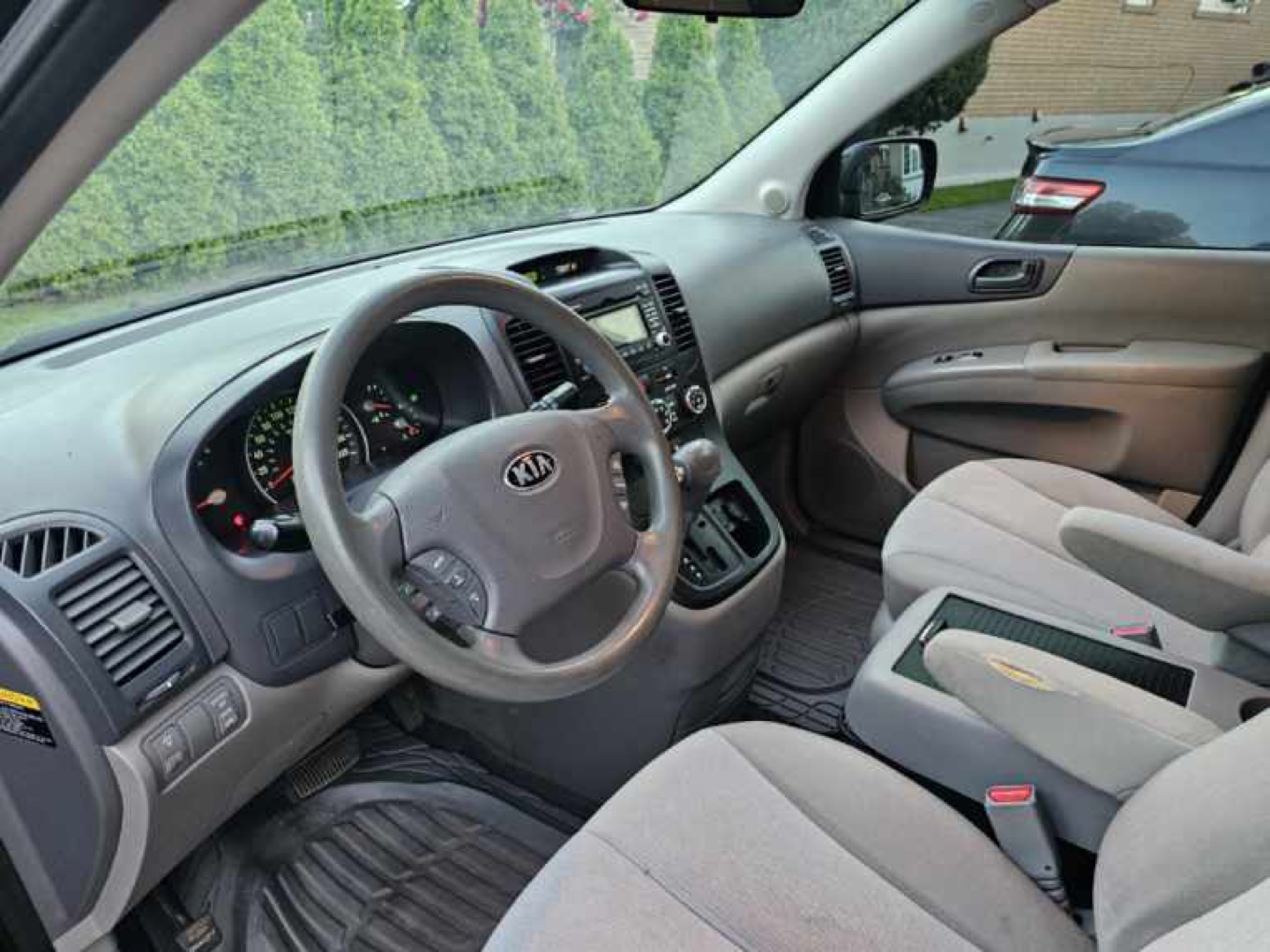 2014 Kia Sedona Minivan - photo 5