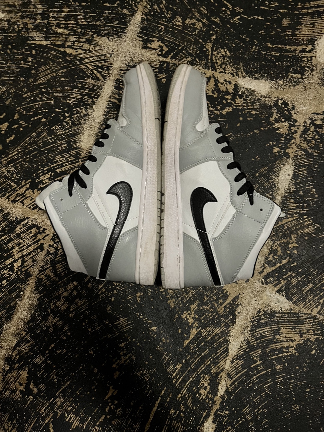 Jordan 1 Mid Light Smoke Grey (UA)