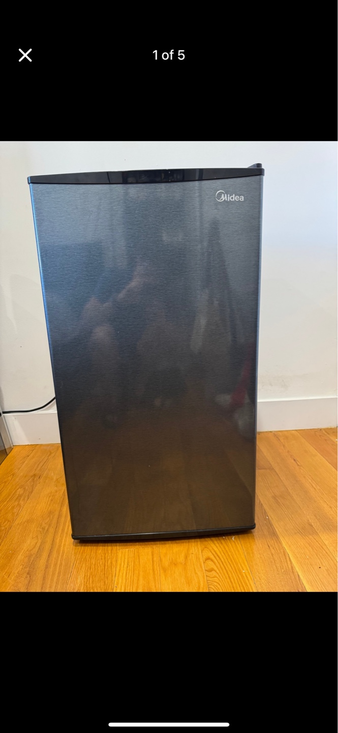 Midea Mini Refrigerator - Compact and Convenient