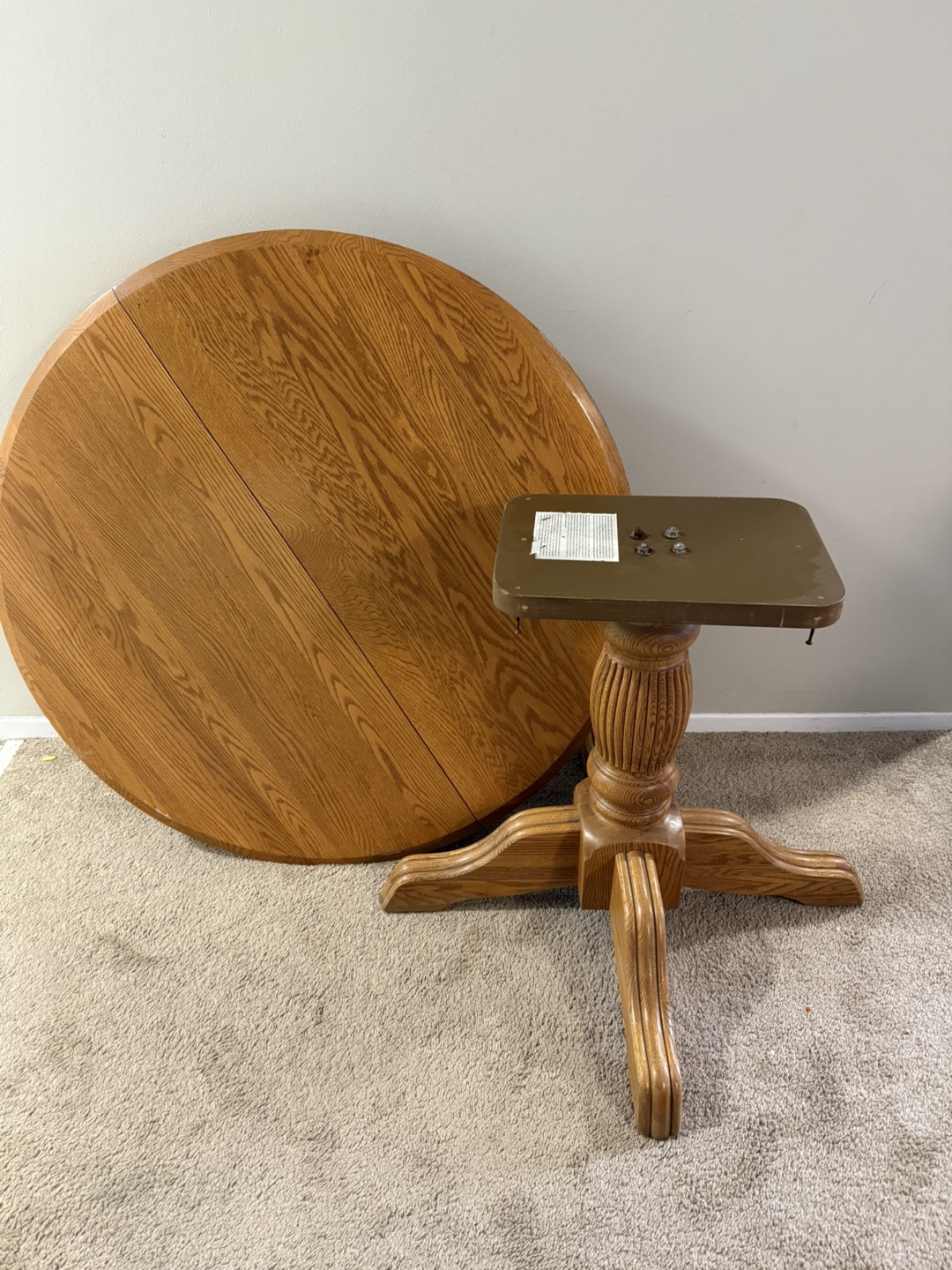 Round Oak Dining Table - photo 3