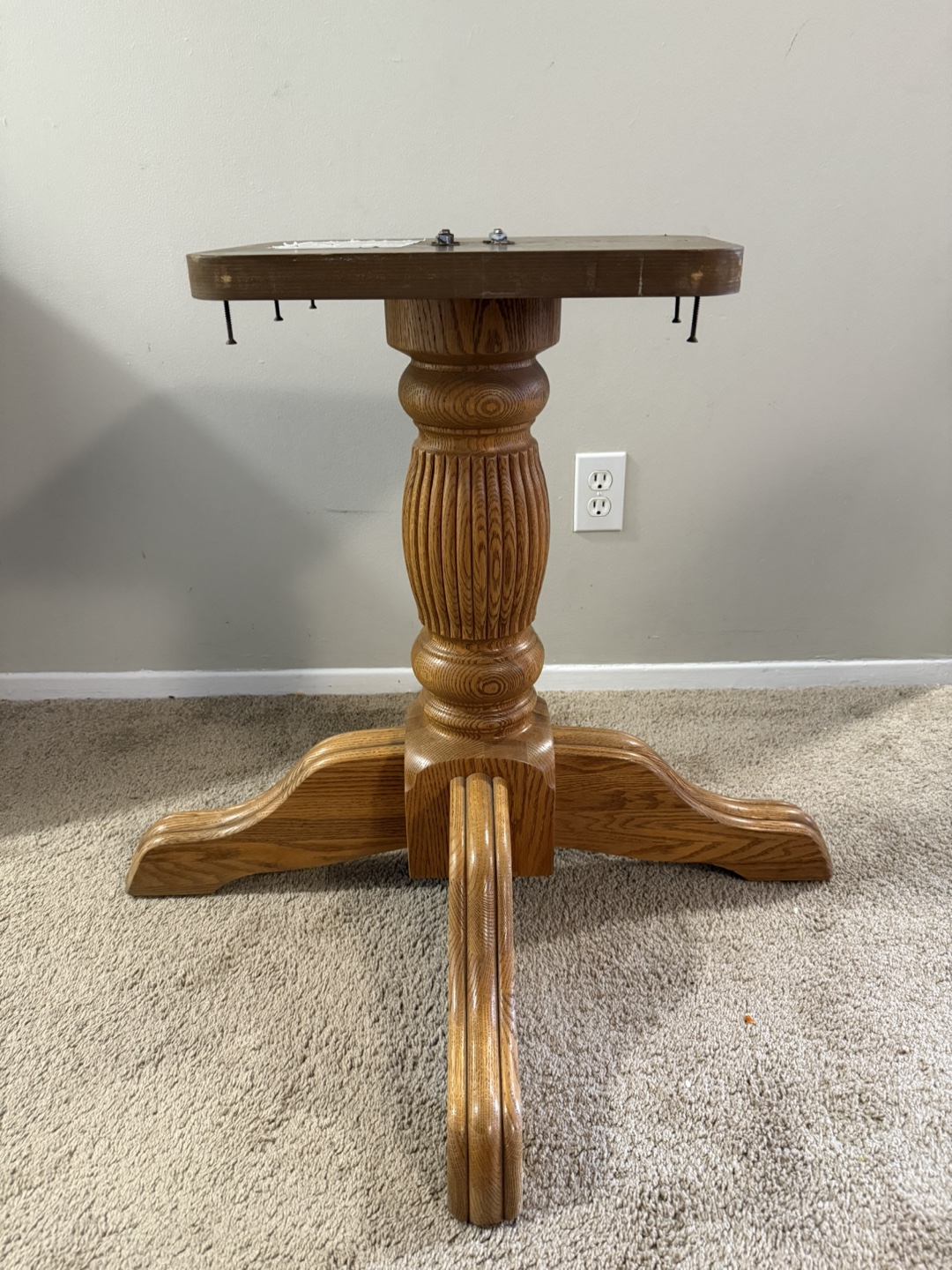 Round Oak Dining Table - photo 4