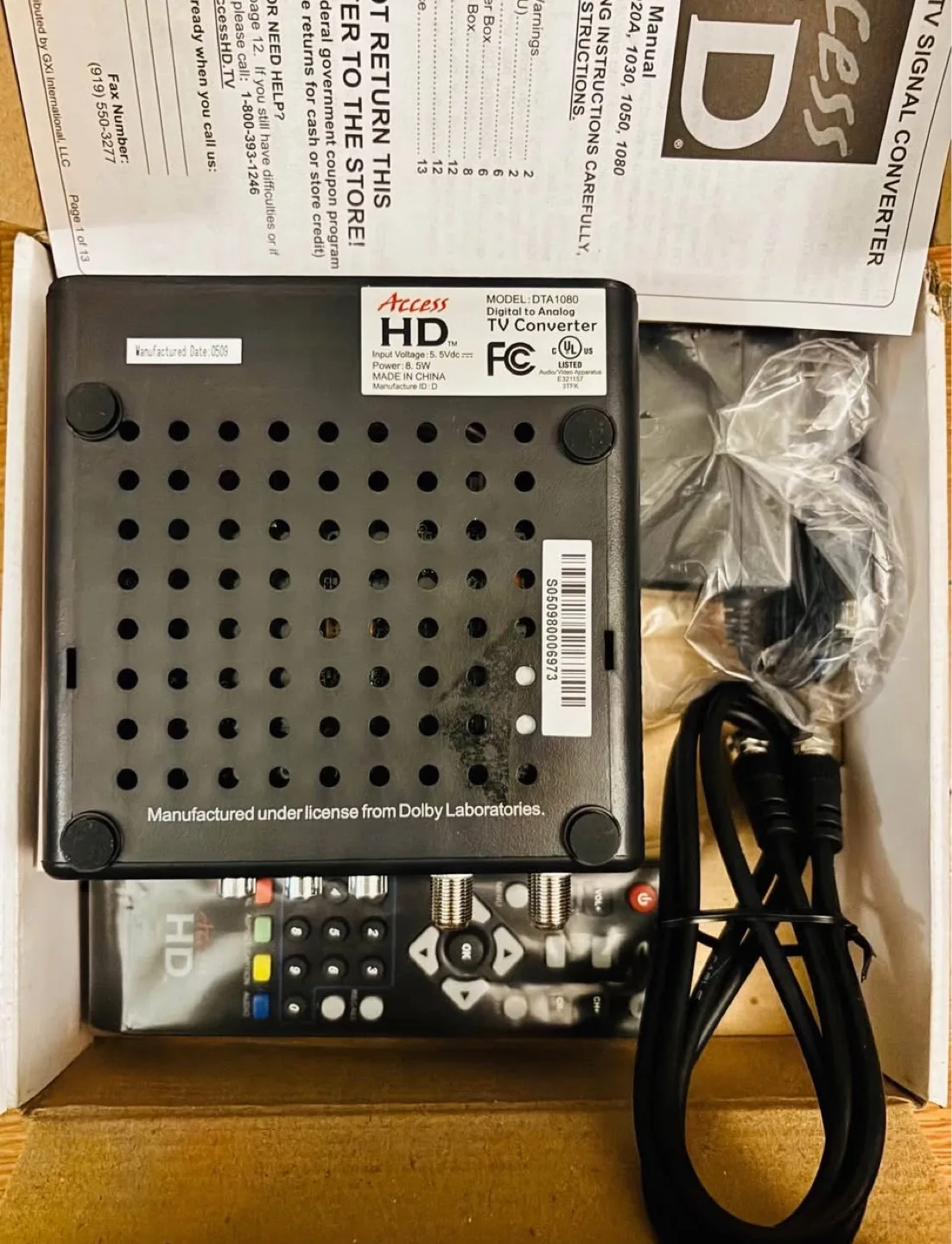 Digital/Analog TV Converter with Remote Never Used / Like New image indicator(2)