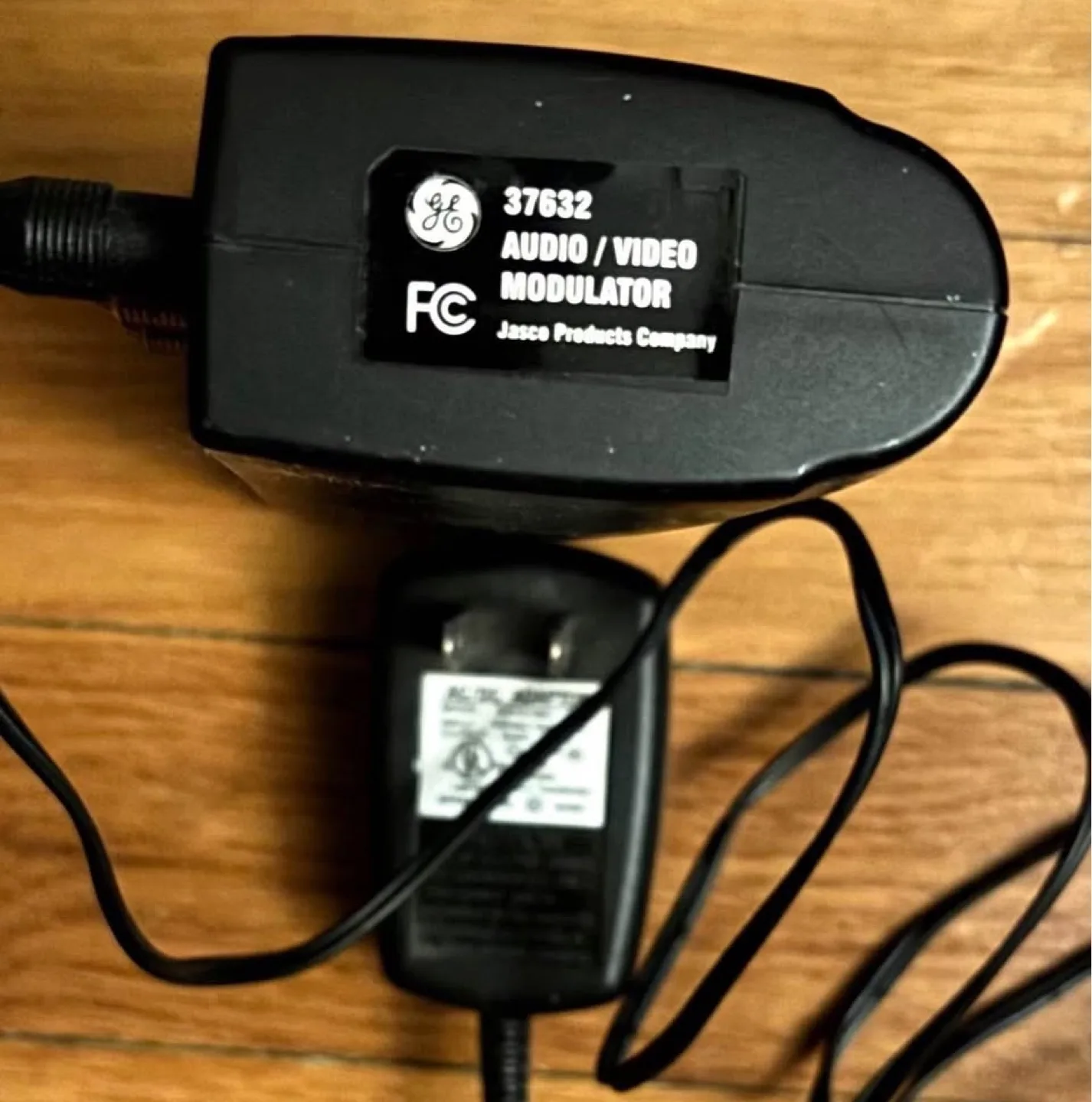 Audio-Video Modulator / RF Modulator Never Used image indicator(3)