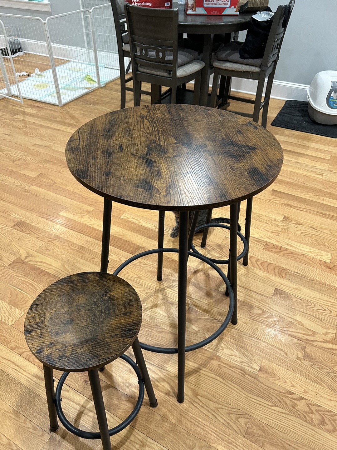 Round Pub Table with Two Stools - photo 3
