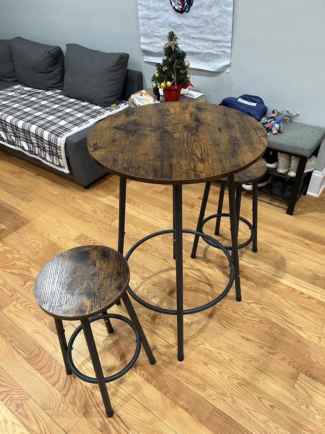Round Pub Table with Two Stools - photo 4