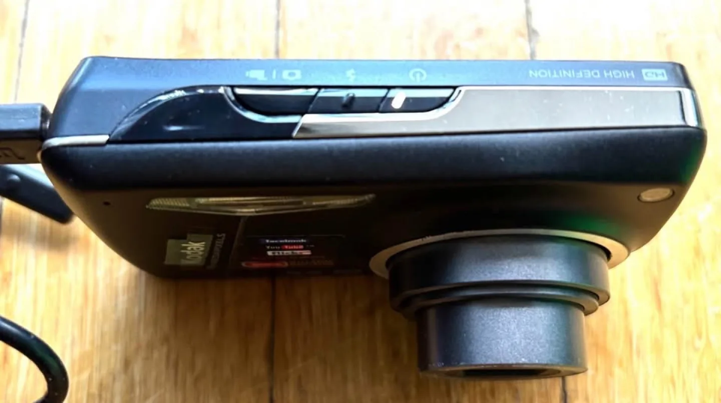 Vintage Kodak EasyShare M575 14MP Digital Camera, Tested & Works image indicator(4)