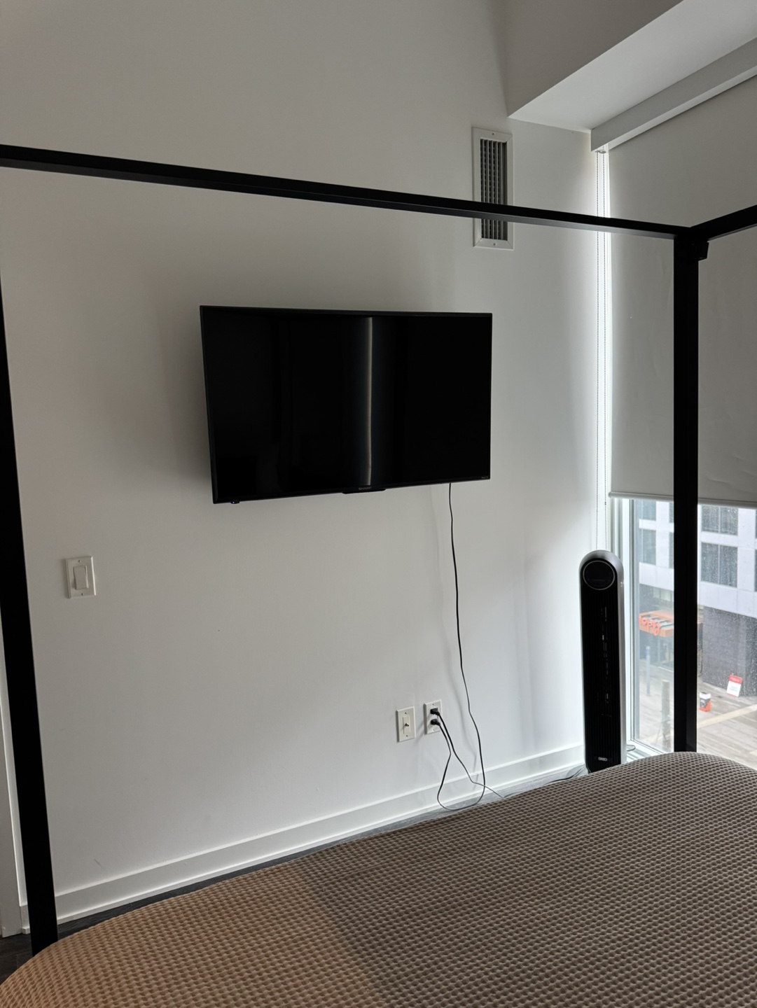 43 inch ROKU Wall-mounted TV/ comes with stands - photo 2