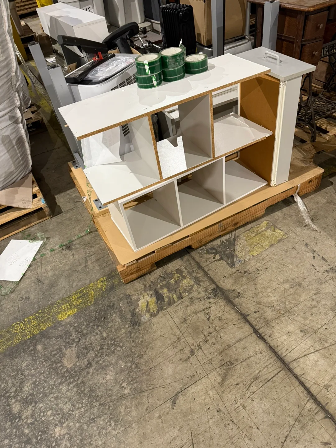 White Organizer Shelving Unit thumbnail