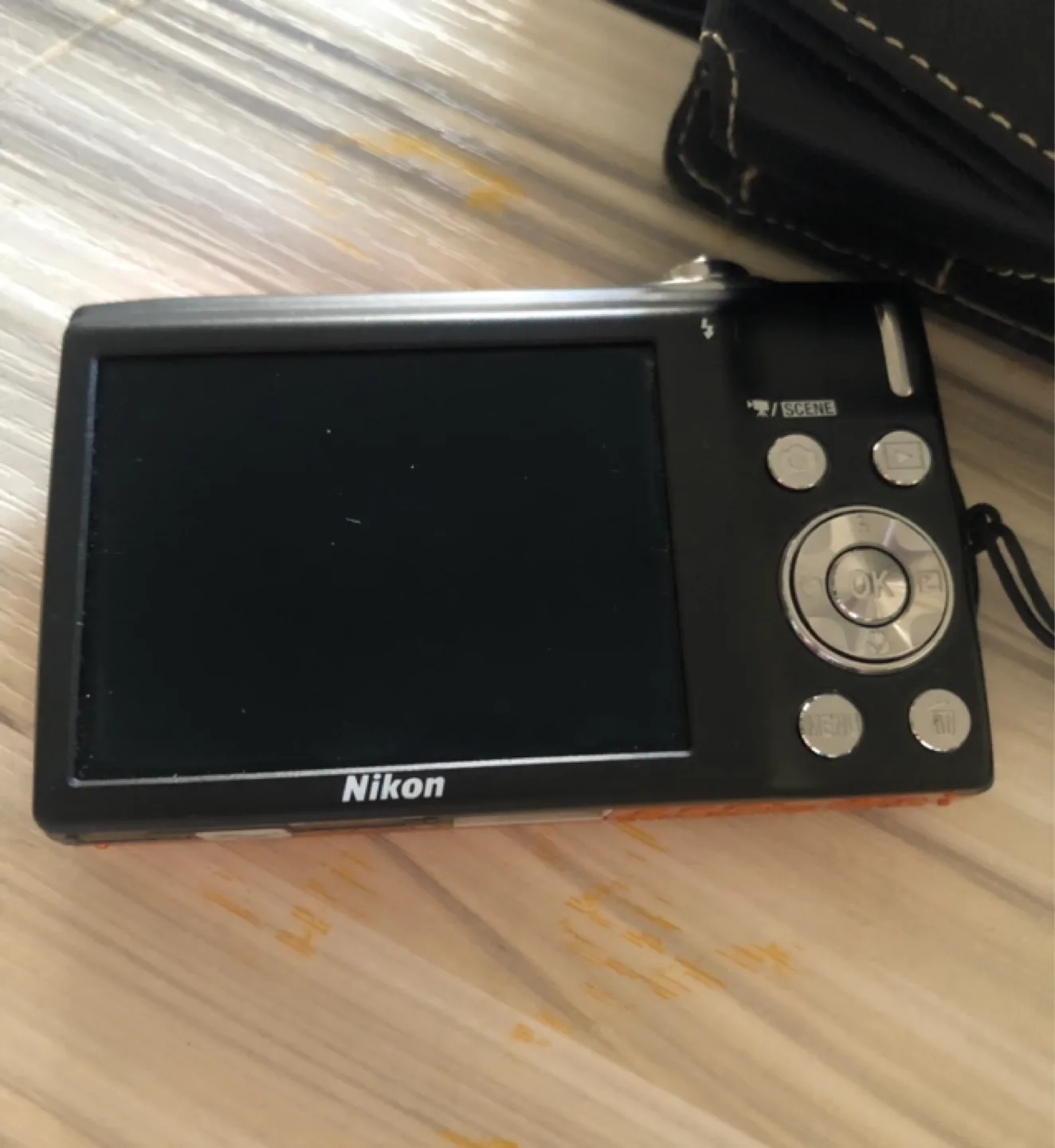 Nikon Coolpix Camera with Case image indicator(4)