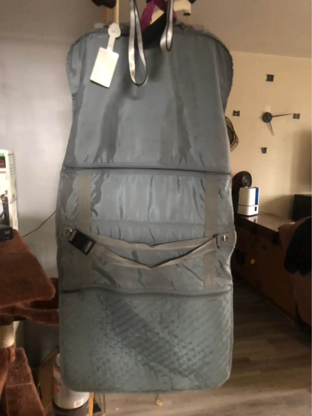 Grey Garment Bag with Multiple Pockets image indicator(2)