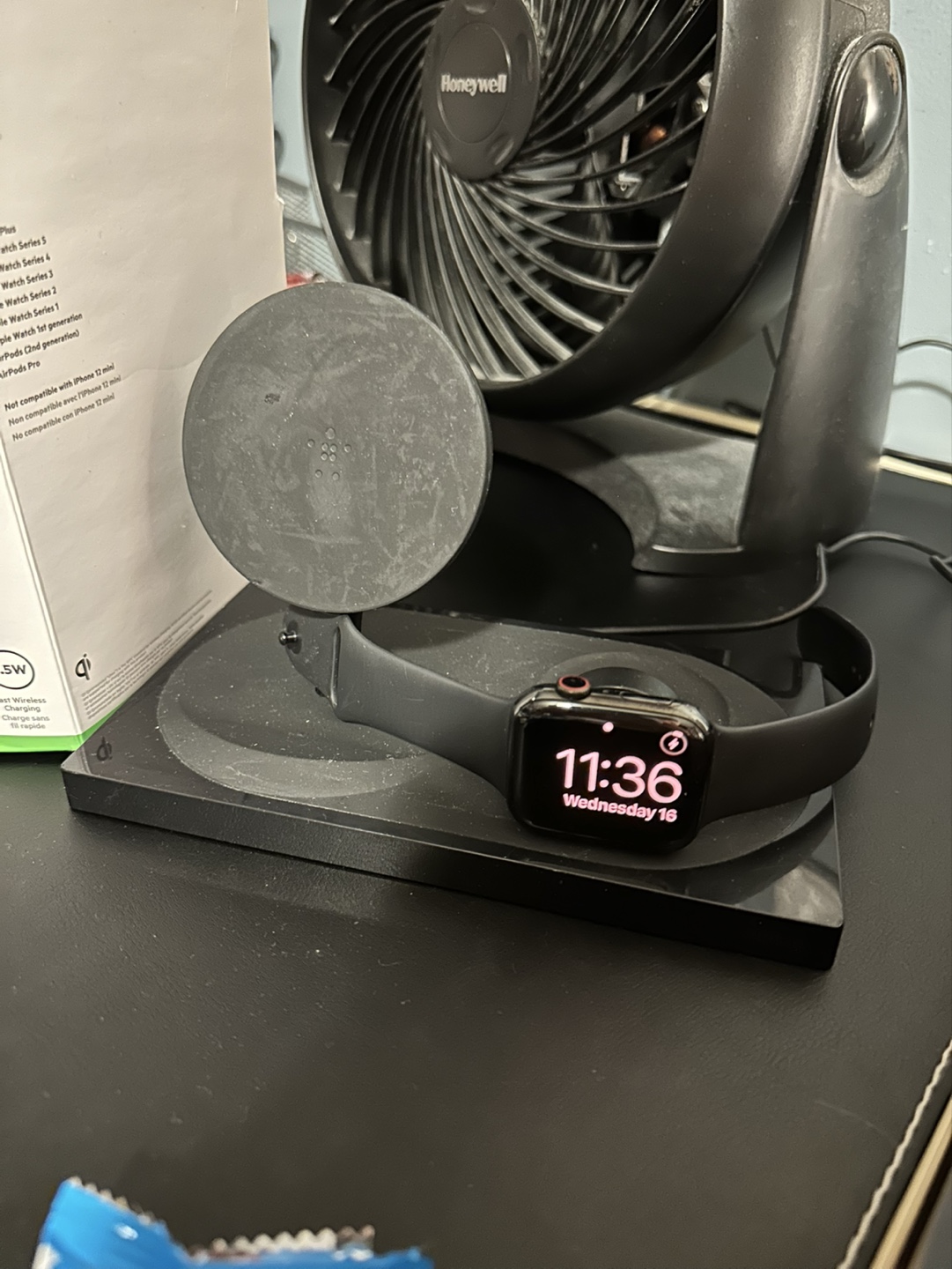 Belkin 3 in 1 Wireless Charging Station - photo 2