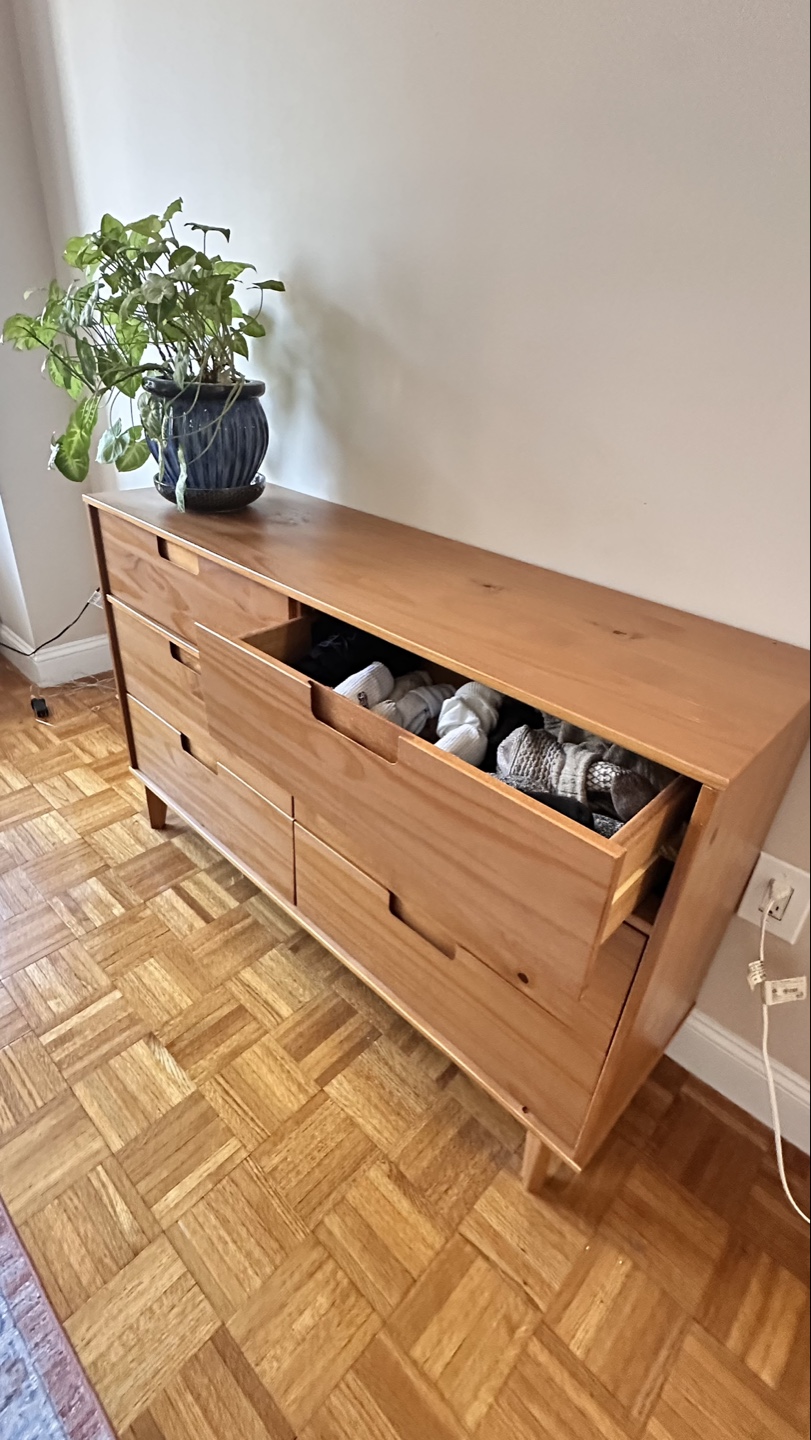 6-Drawer Wooden Dresser - photo 3