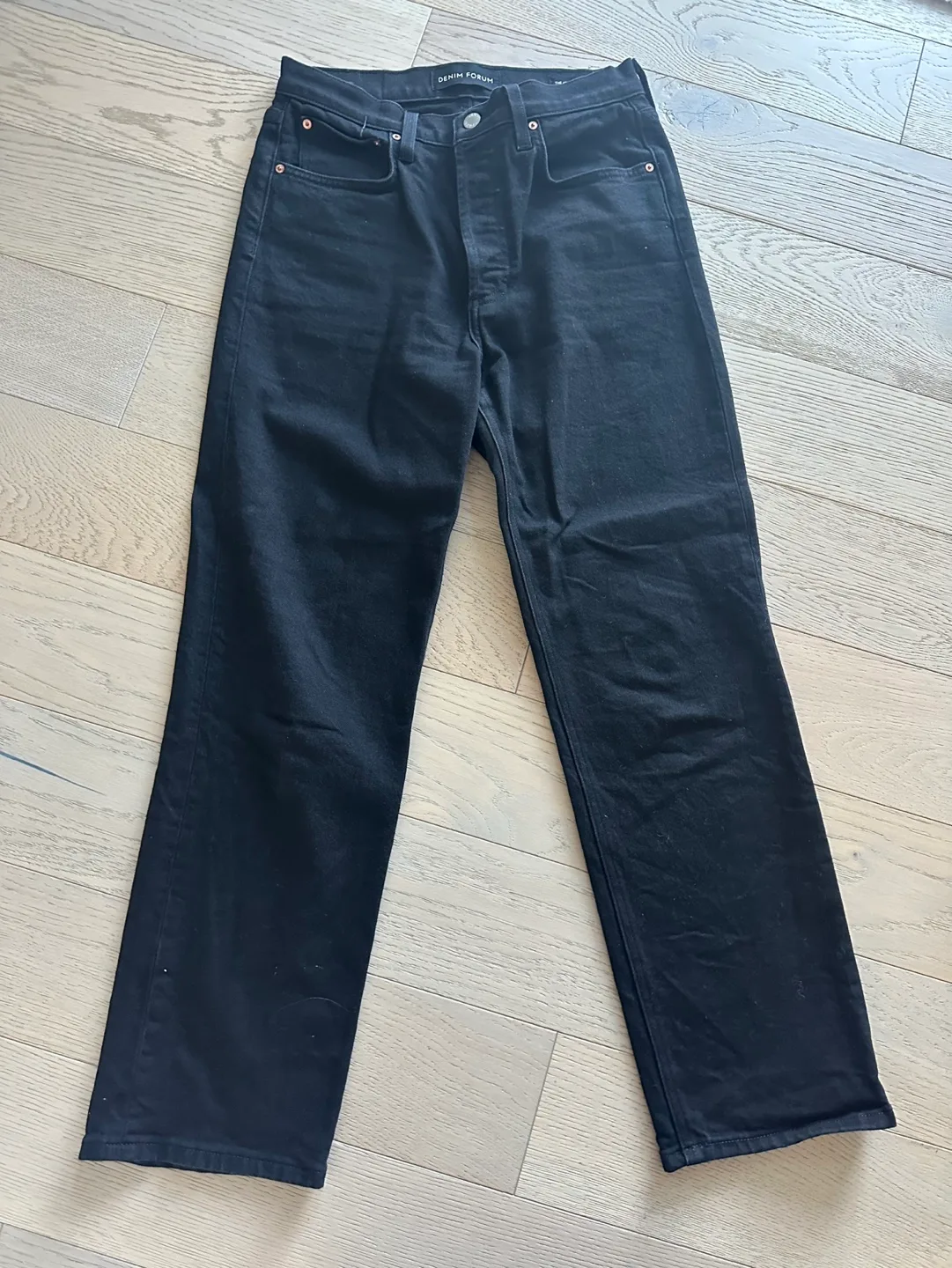 Denim Forum ARLO jeans - size 27 $100 each image indicator(4)