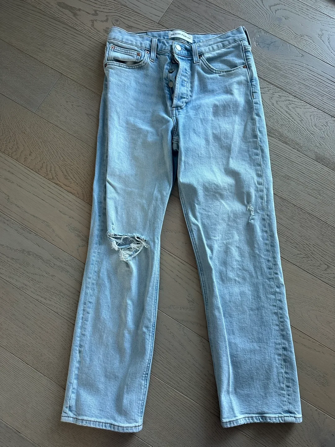 Denim Forum ARLO jeans - size 27 $100 each image indicator(6)