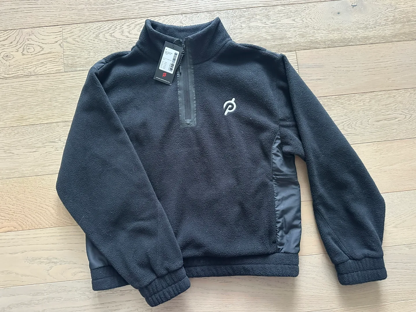 PELOTON - woman’s clothes - leggings shorts tops jacket image indicator(6)