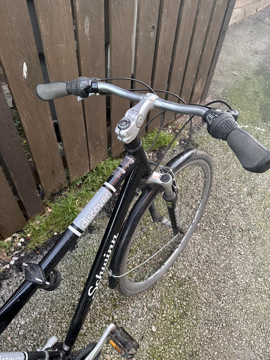 Schwinn Discover Hybrid Bicycle with Carrier - photo 3