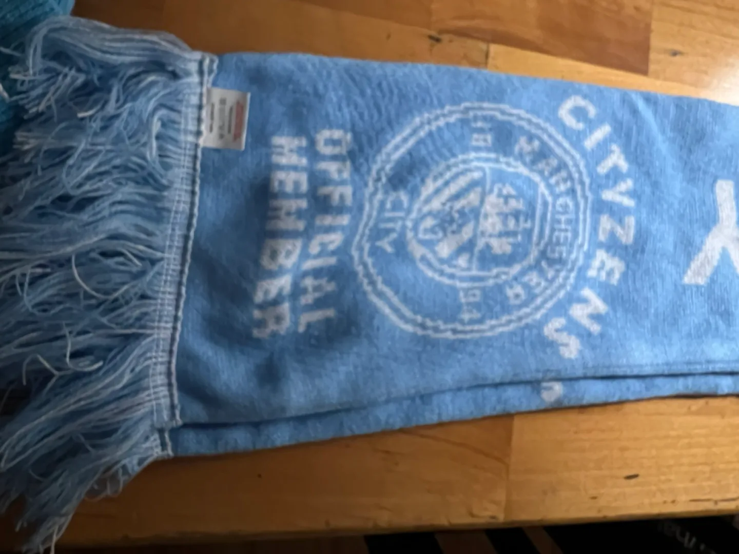 Manchester City Official Member Scarf & Beanie Hat Bundle image indicator(2)