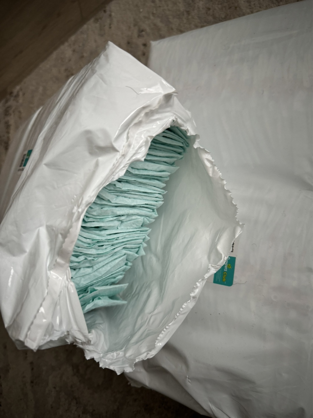 Pampers Baby Dry Diapers- Size 2 180 count - photo 2